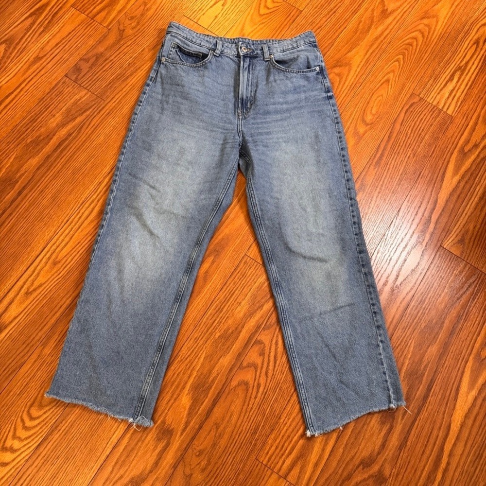 HM &Denim 90s Straight Ultra High Waist Raw Hem Jeans Light Wash Size 10